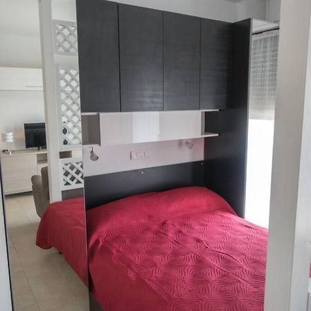 Apartment Victoria, Cozy Studio Flat Near Leonardo Academy Sesto Calende Exterior photo