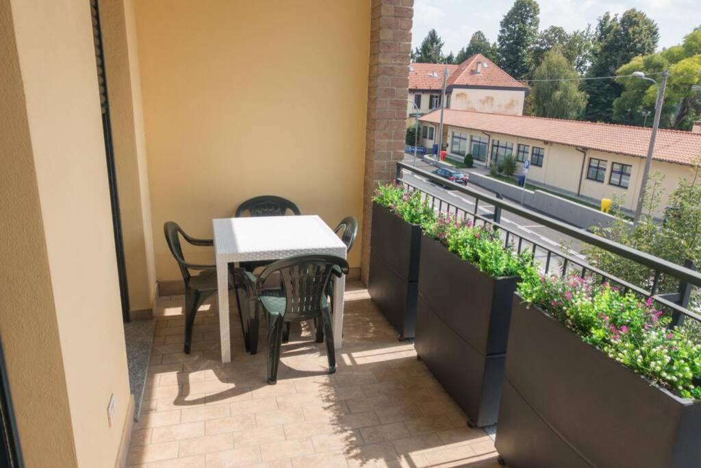 Apartment Victoria, Cozy Studio Flat Near Leonardo Academy Sesto Calende Exterior photo