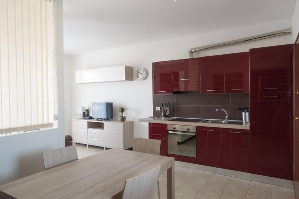 Apartment Victoria, Cozy Studio Flat Near Leonardo Academy Sesto Calende Exterior photo