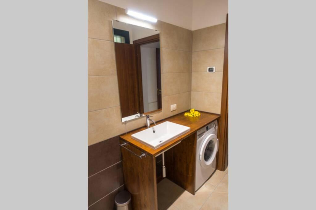 Apartment Victoria, Cozy Studio Flat Near Leonardo Academy Sesto Calende Exterior photo